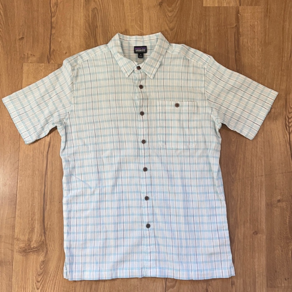 Patagonia Button Down - Medium